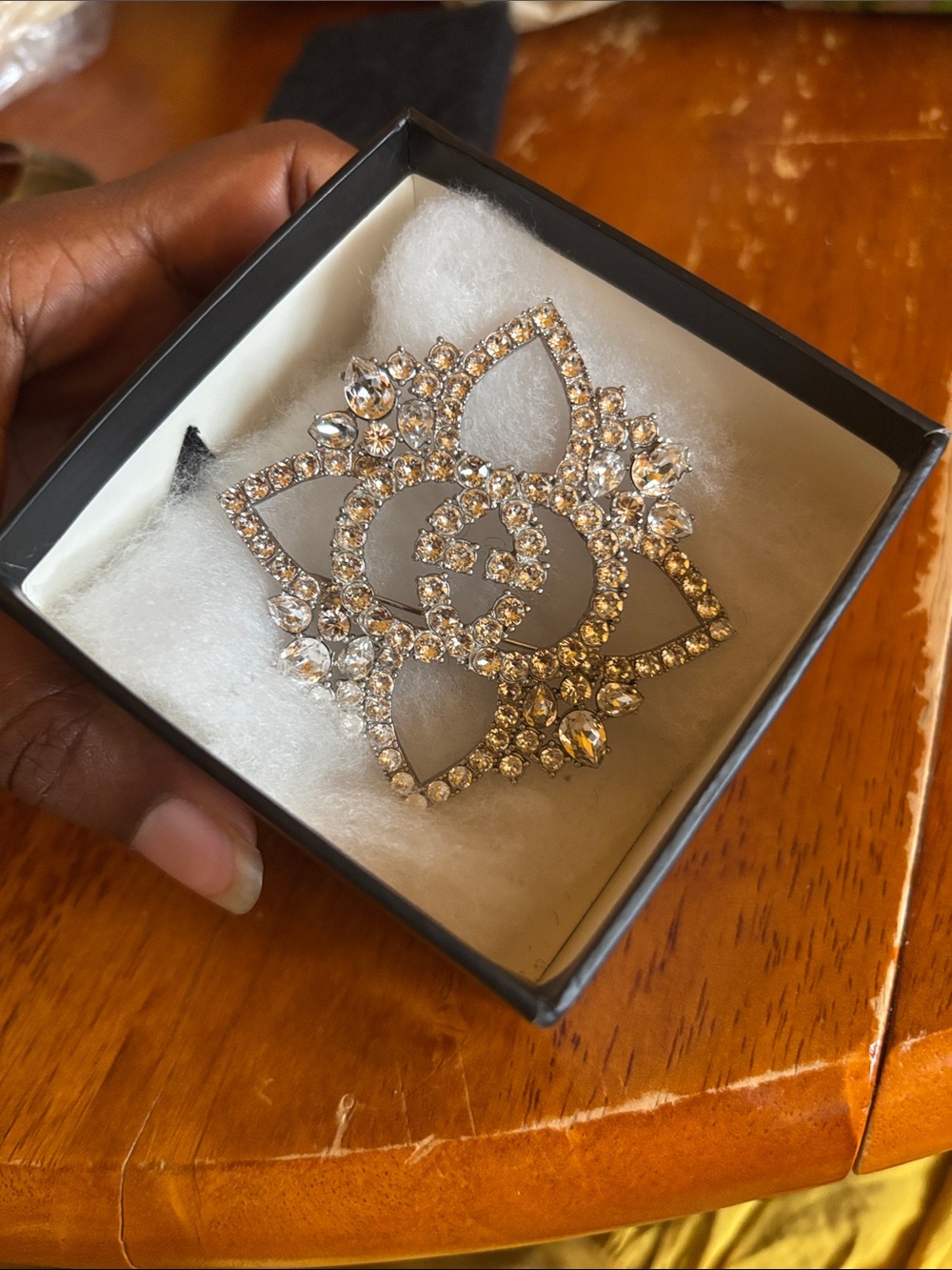 Gucci Crystal Floral Logo Brooch - Clear/Gold Tone
